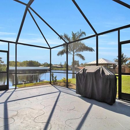 Pet Friendly Canal Front 3-Bedroom Grand Villa With Pool, Linai And Dock ポート・シャーロット エクステリア 写真