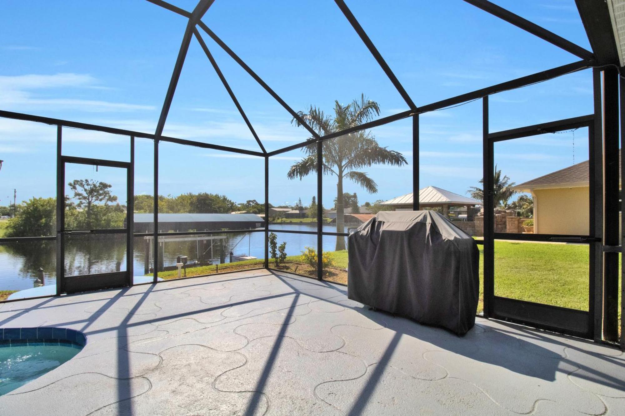 Pet Friendly Canal Front 3-Bedroom Grand Villa With Pool, Linai And Dock ポート・シャーロット エクステリア 写真