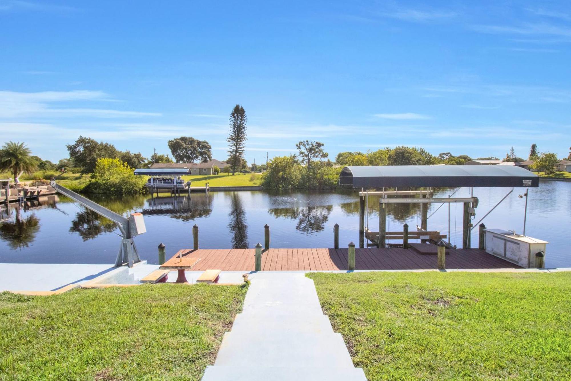 Pet Friendly Canal Front 3-Bedroom Grand Villa With Pool, Linai And Dock ポート・シャーロット エクステリア 写真