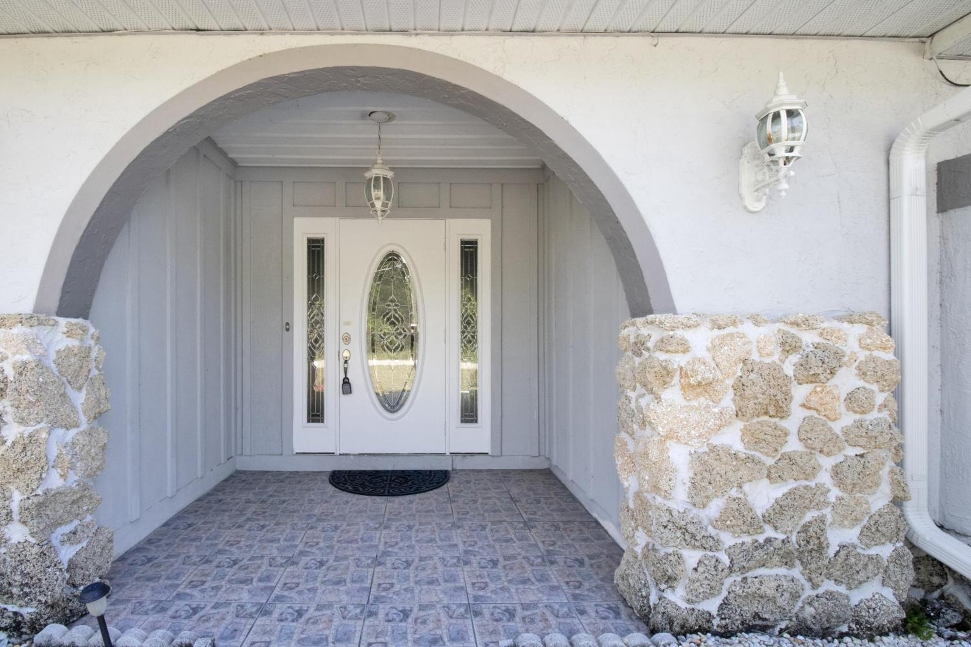 Pet Friendly Canal Front 3-Bedroom Grand Villa With Pool, Linai And Dock ポート・シャーロット エクステリア 写真