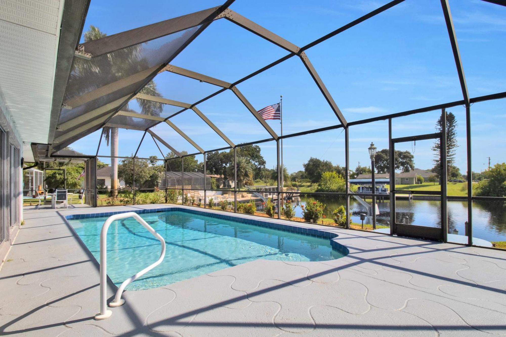 Pet Friendly Canal Front 3-Bedroom Grand Villa With Pool, Linai And Dock ポート・シャーロット エクステリア 写真